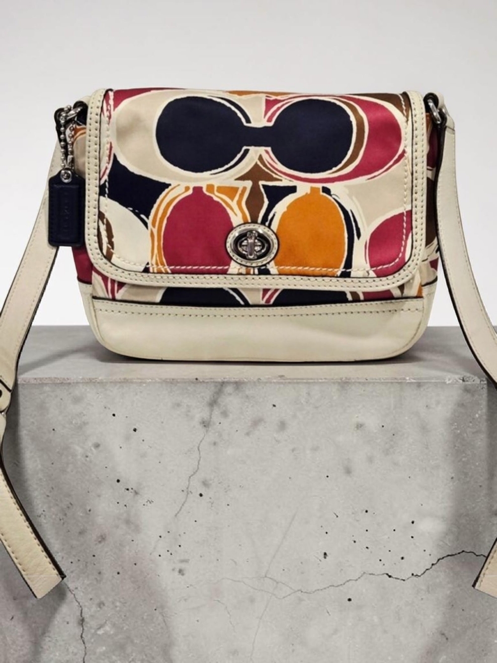 VINTAGE Coach Signature Print Crossbody Bag in Cream Multi